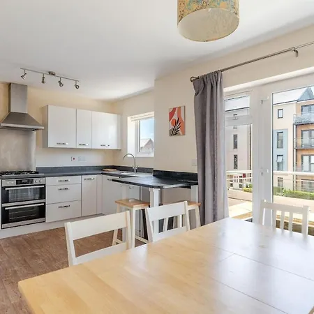 Spacious Near & Bath Ideal For