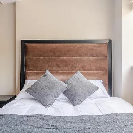 Spacious Near & Bath Ideal For Hébergement de vacances Bristol