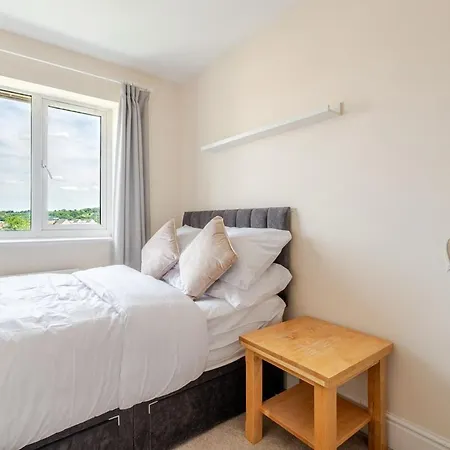 Spacious Near & Bath Ideal For Hébergement de vacances *
