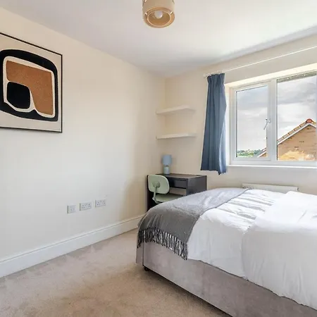 Hébergement de vacances Spacious Near & Bath Ideal For *