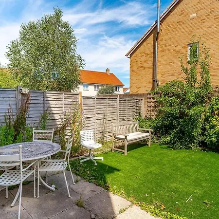 Spacious Near & Bath Ideal For Hébergement de vacances *