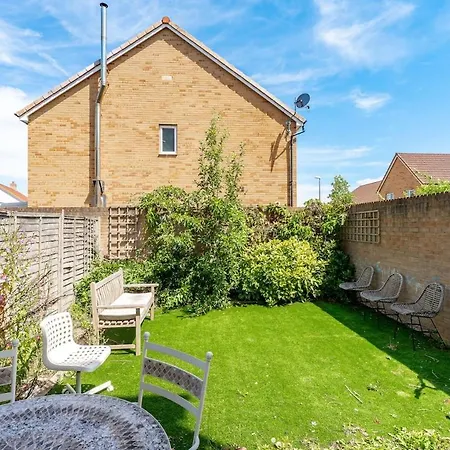 Spacious Near & Bath Ideal For * Bristol
